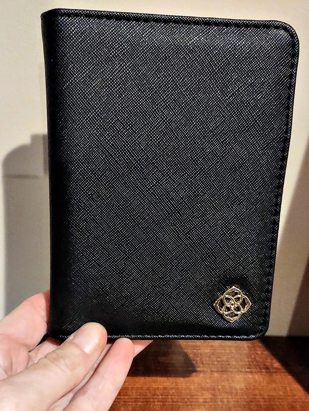 Kendra Scott Passport Holder Cover Wallet Black, Nwt